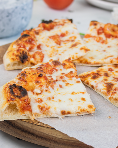 Margherita Pizza Sliced - Roman Pizza vs Neapolitan (Napolitan) Pizza - is there a difference?